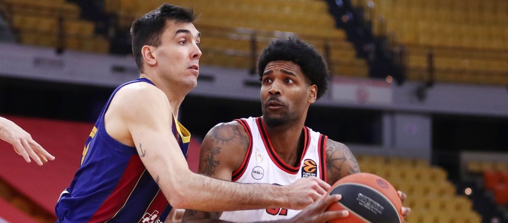 Euroleague: Ήττα στο τέλος για τον Ολυμπιακό με 76-74 από την Μπαρτσελόνα