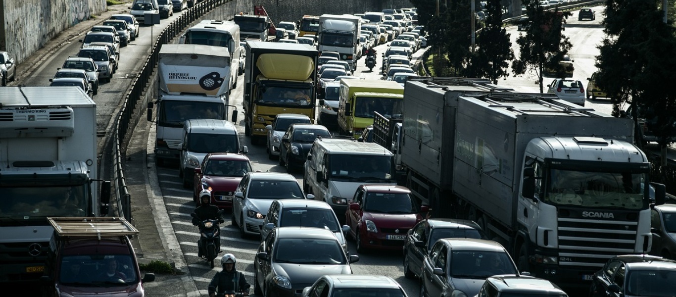 Καραμπόλα με κλούβα μεταφοράς κρατουμένων και ένα περιπολικό – Βρισκόταν στην κλούβα η Π.Ρούπα