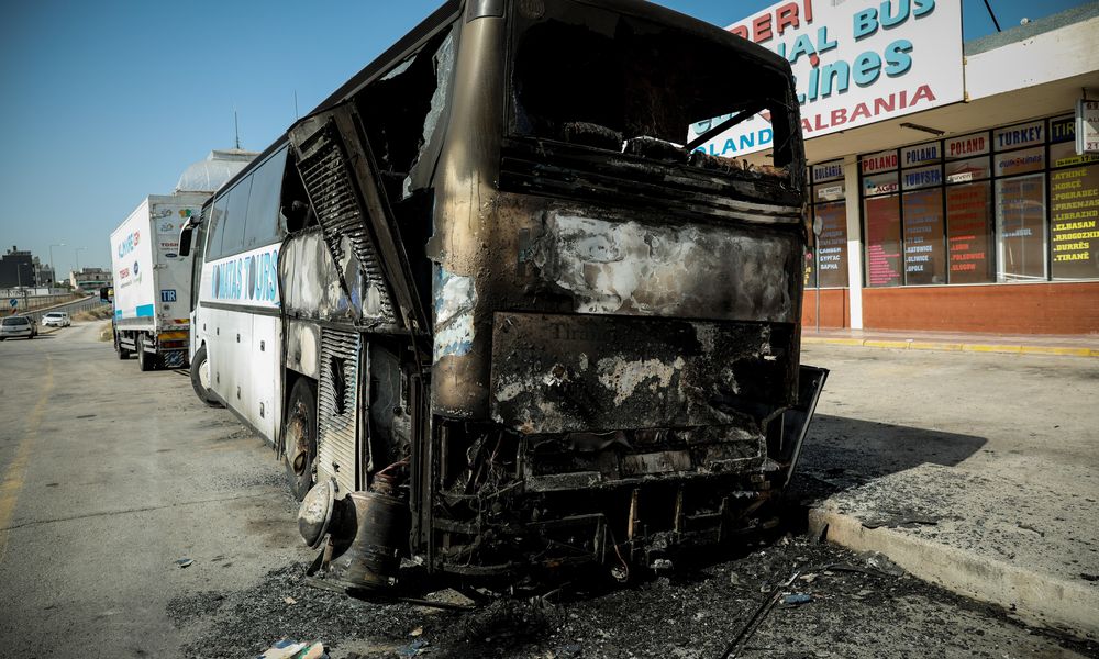 Λεωφορείο του ΚΤΕΛ Θεσσαλονίκης τυλίχτηκε στις φλόγες