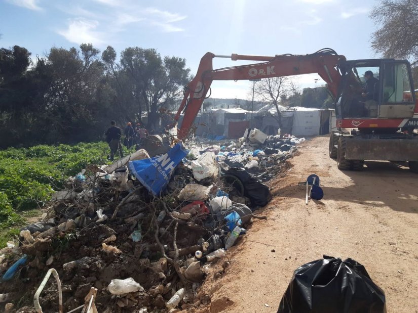 ΒΙΑΛ: Έφυγαν 730 παράνομοι μετανάστες και 250 τόνοι σκουπιδιών