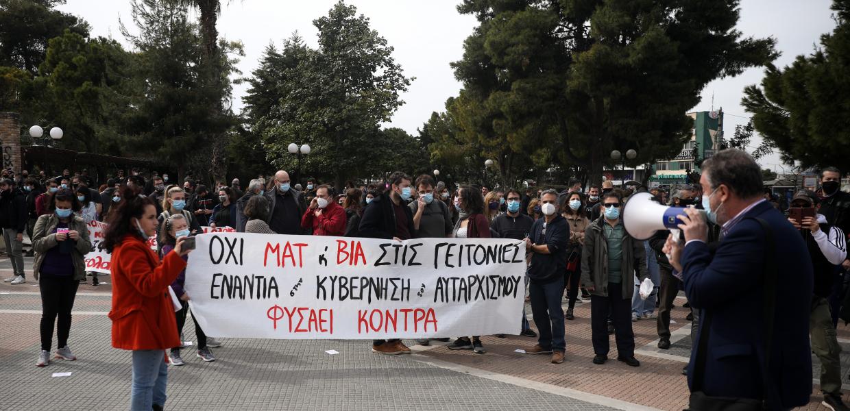 Νέες συγκεντρώσεις σήμερα στις πλατείες