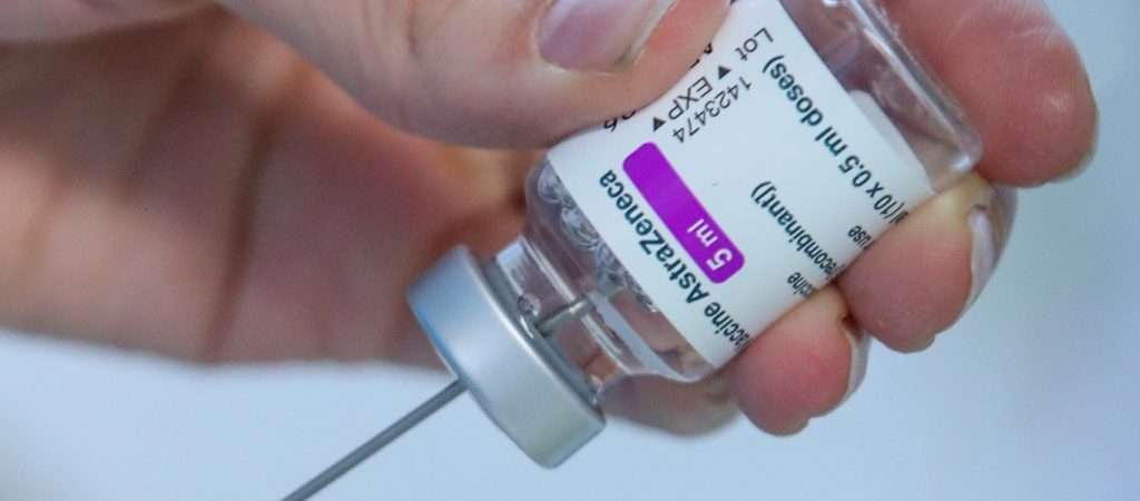 AstraZeneca: Και η Ισπανία βάζει «στοπ» στους εμβολιασμούς