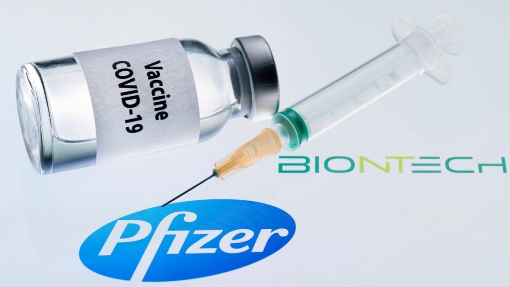 Η Pfizer προτρέπει την ΕΕ να κάνει πίσω στην απειλή της για παρεμπόδιση των εξαγωγών εμβολίων στη Βρετανία