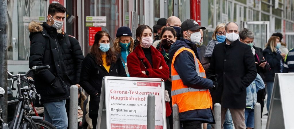 «Γελάει ο πλανήτης» με την ΕΕ: Η πιο τραγική διαχείριση του Covid-19 με lockdown τον… Ιούνιο!