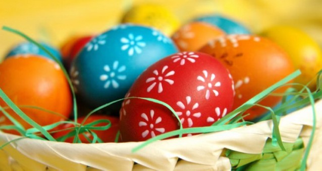 Δείτε πώς να βάψετε αυγά το Πάσχα με εντελώς φυσικό τρόπο – Από πού προέρχονται οι φυσικές βαφές