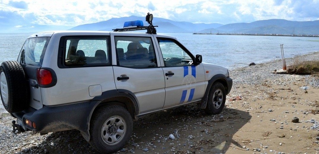 Σαλαμίνα: Περίστροφο εντοπίστηκε σε απόσταση 1,5 μέτρου από την ακτή