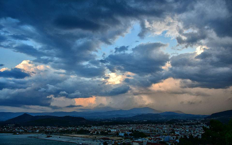 Καιρός: Βελτιώνεται από το απόγευμα – Που θα έχουμε βροχές