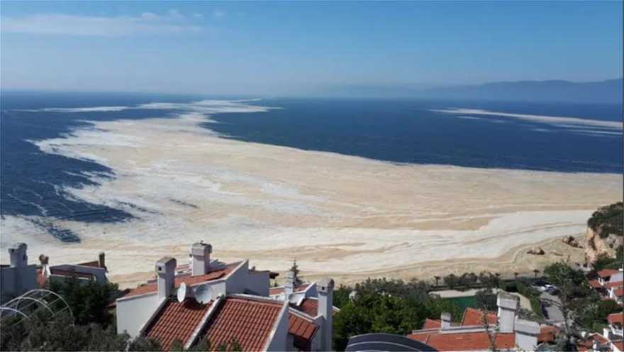 Τουρκία: Βλέννα πάχους 15μ. «πνίγει» τη θάλασσα του Μαρμαρά – Κατευθύνεται προς Αιγαίο (φώτο) (βίντεο)
