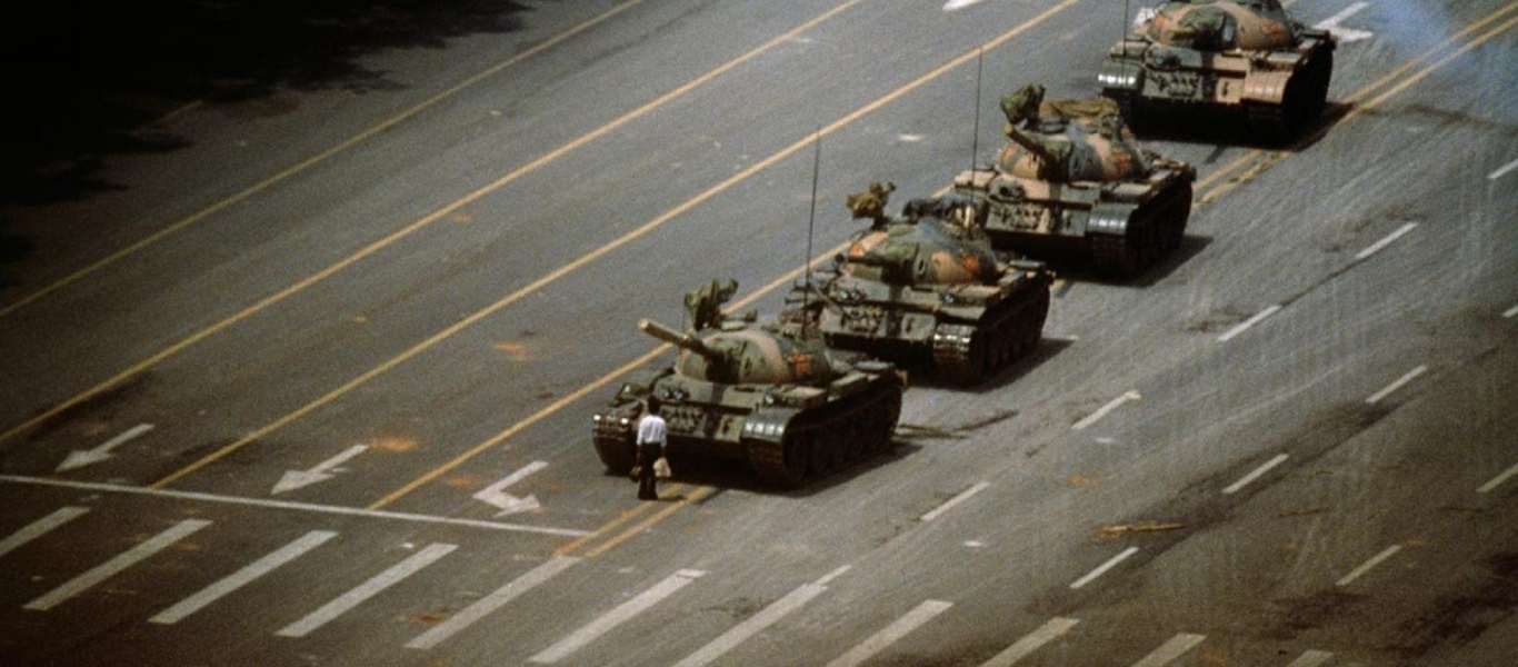 Tank Man: Eξαφανίστηκε η ιστορική φωτογραφία από τη μηχανή αναζήτησης του Bing