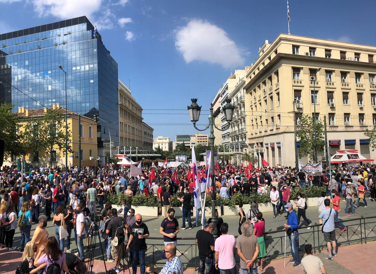 Σε εξέλιξη οι συγκεντρώσεις στο κέντρο της Αθήνας κατά του εργασιακού νομοσχεδίου (φώτο)