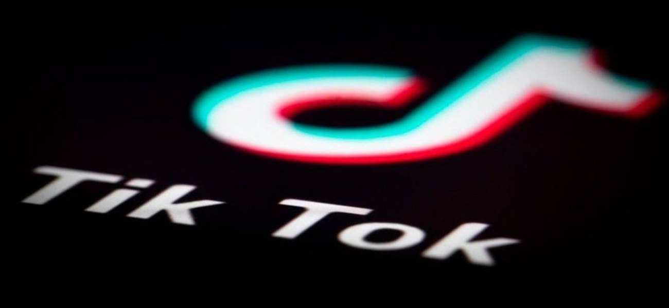 Ακόμη μία επικίνδυνη μόδα στο TikTok – Νεαροί ανάβουν χνούδια λεύκας και ξεκινούν πυρκαγιές (βίντεο)