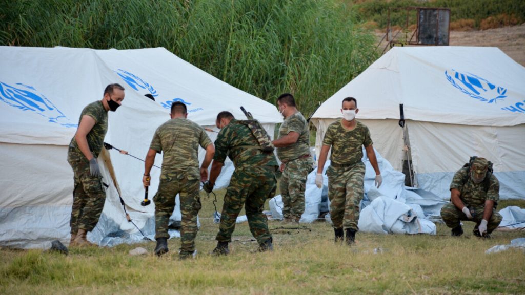 20.000 παράνομοι μετανάστες διαμένουν και σιτίζονται στις 24 δομές των Ενόπλων Δυνάμεων!