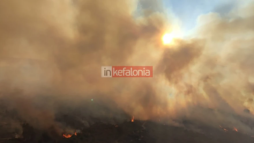 Κεφαλονιά: Καλύτερη η εικόνα από την πυρκαγιά -Με ισχυρές δυνάμεις η Πυροσβεστική