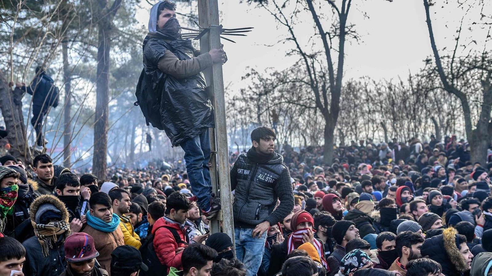 Συνεχείς είσοδοι παράνομων μεταναστών στον Έβρο (βίντεο)