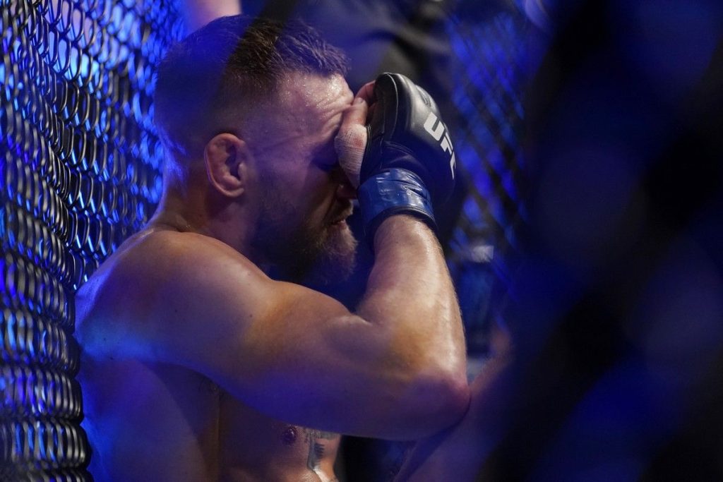 UFC: Βαριά ήττα για τον ΜακΓκρέγκορ από τον Πουαριέ- Έσπασε και τον αστράγαλό του