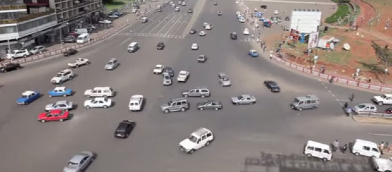 Σε πιάνει τρέλα: Δεν φαντάζεστε πως οδηγούν στην Αιθιοπία (βίντεο)