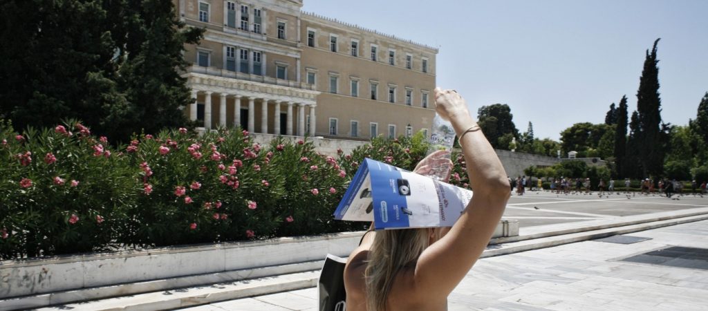 Καμίνι όλη η Ελλάδα από την Τετάρτη – «Θα είναι ένας καύσωνας που θα τον θυμόμαστε»