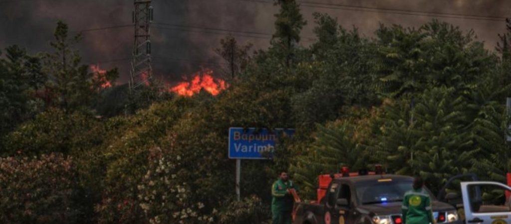 Μετά τις φωτιές ο κίνδυνος της διακοπής ρεύματος – Έκτακτη σύσκεψη στον ΑΔΜΗΕ για την αντοχή του δικτύου στην Αν.Αττική