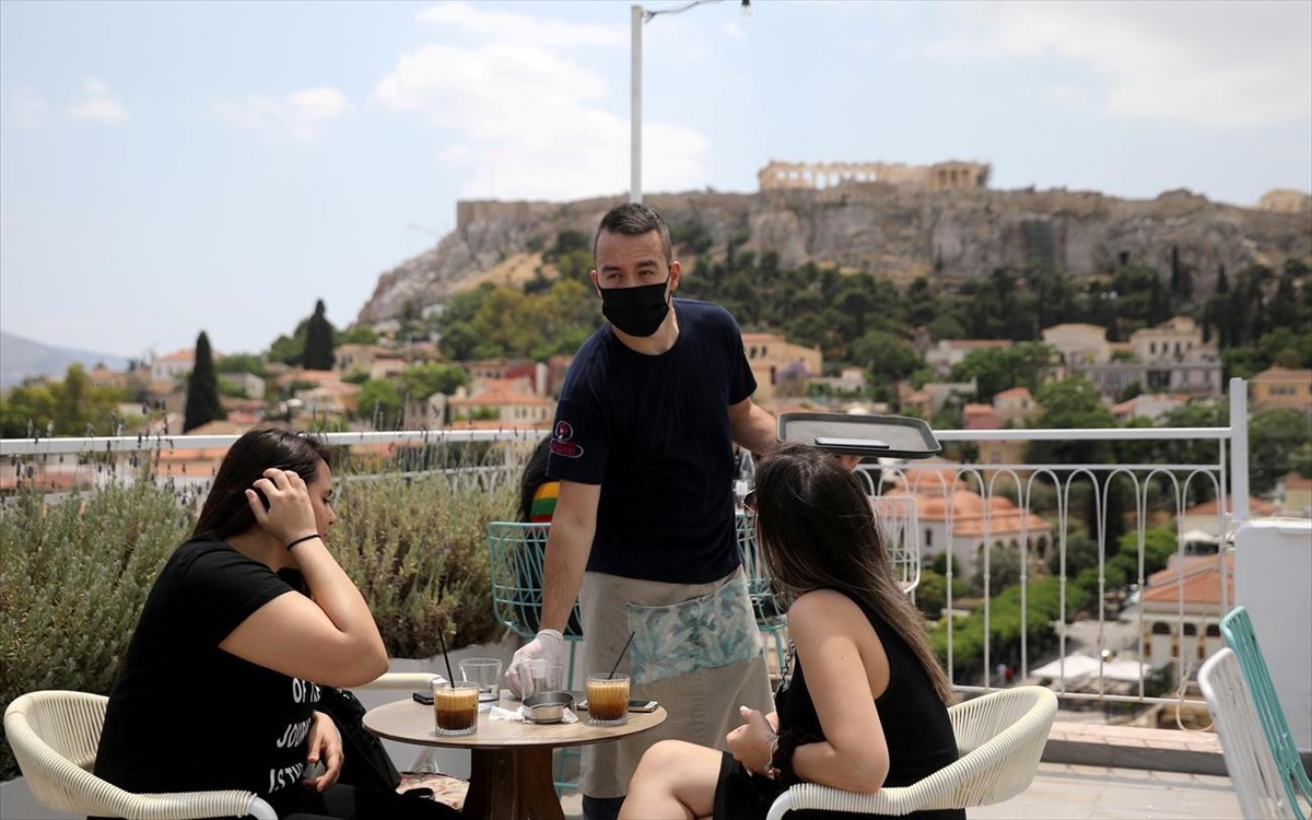 Άβατο για τους ανεμβολίαστους οι κλειστοί χώροι: Διασκέδαση μόνο με τεστ (και αν) από τον χειμώνα!