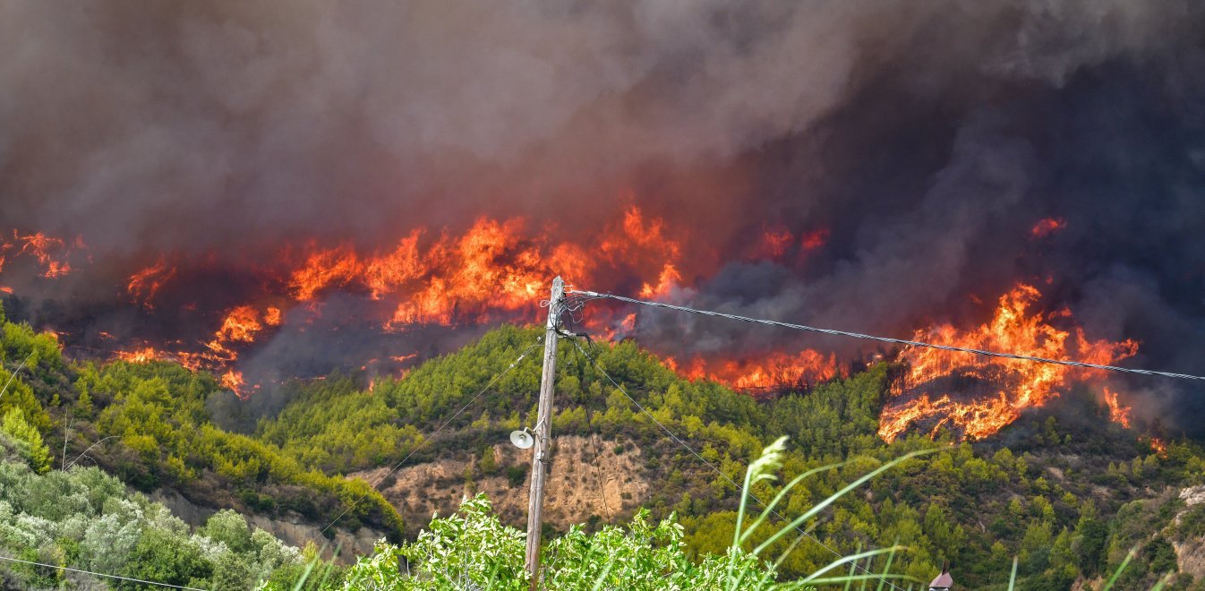 Φωκίδα: Εκκενώστε άμεσα Πάνορμο, Όρμο Λεμονιάς και Άγιοι Πάντες