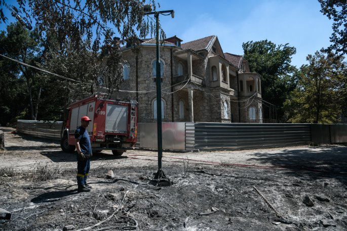 Φωτιά: Δείτε φωτογραφίες από το «αύριο» στα πρώην βασιλικά κτήματα στο Τατόι (φώτο)