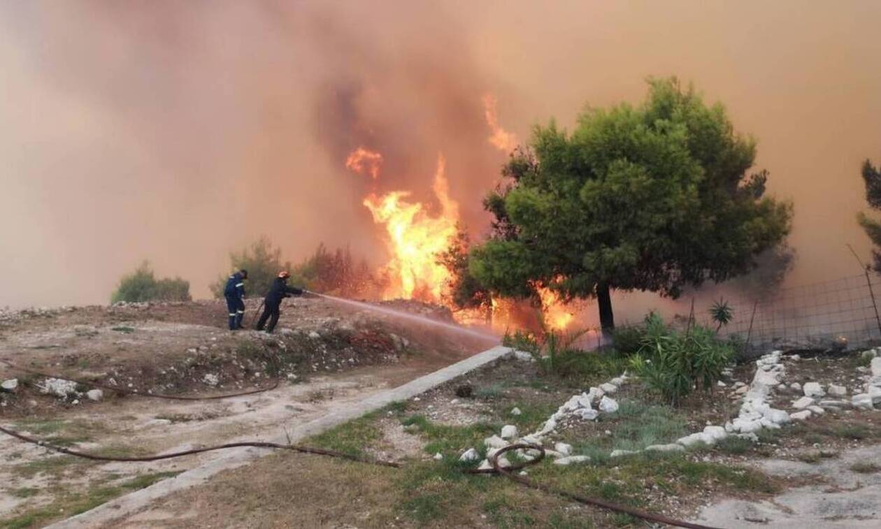 Ζάκυνθος: Σε ύφεση οι πυρκαγιές στο νησί – Καλά στην υγεία του ο πιλότος του Πετζετέλ που έπεσε (βίντεο)