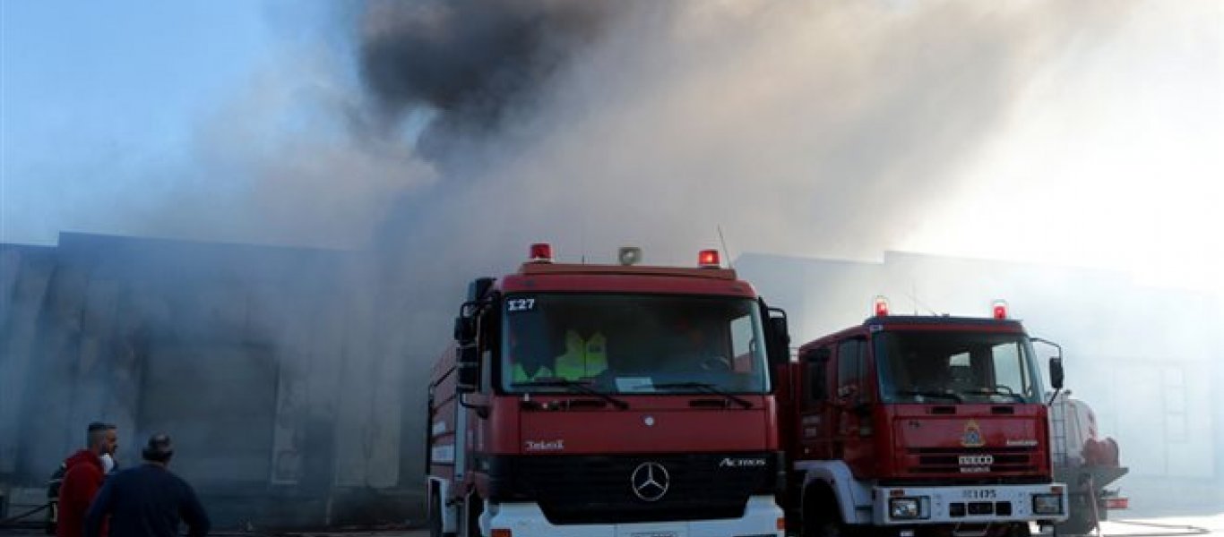 Φωτιά στο Ζευγολατιό: Κλειστή η Εθνική Οδός Τσακώνας – Καλού Νερού