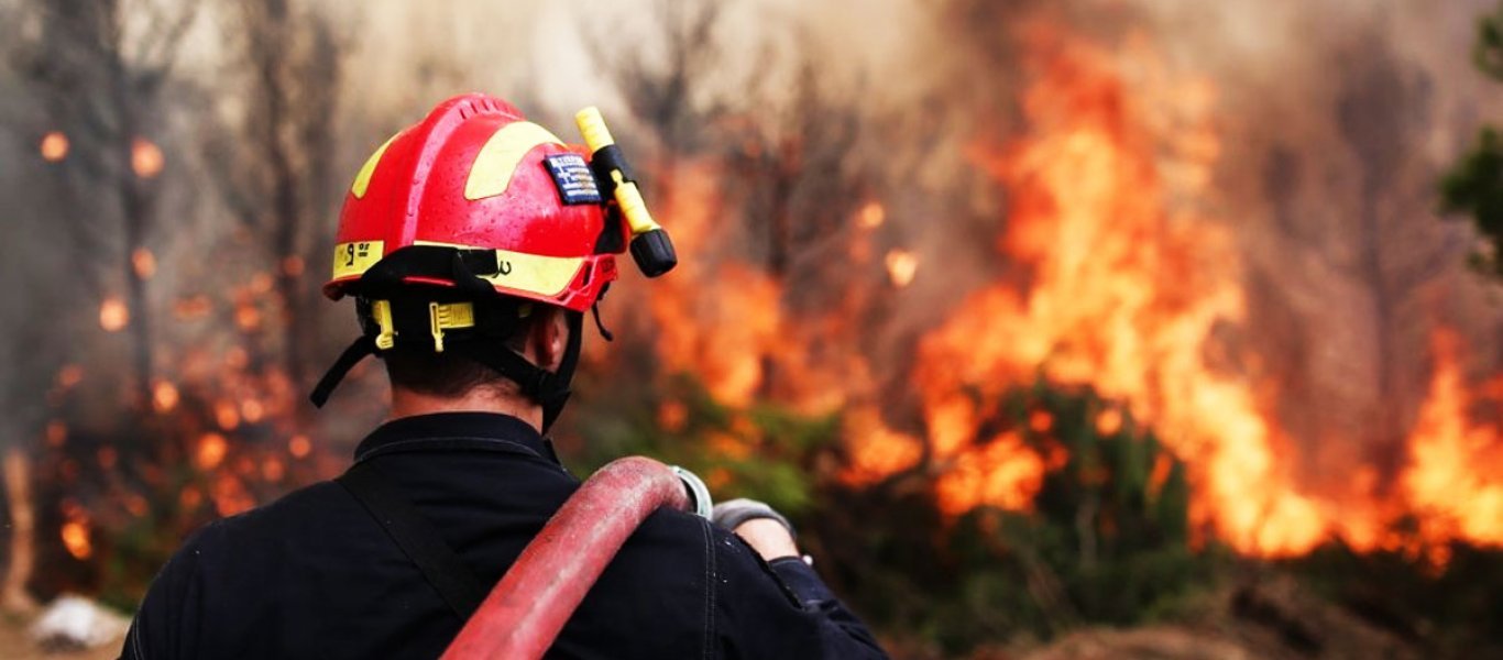 Τέθηκε υπό έλεγχο η φωτιά στην Αρχαία Κόρινθο (upd)