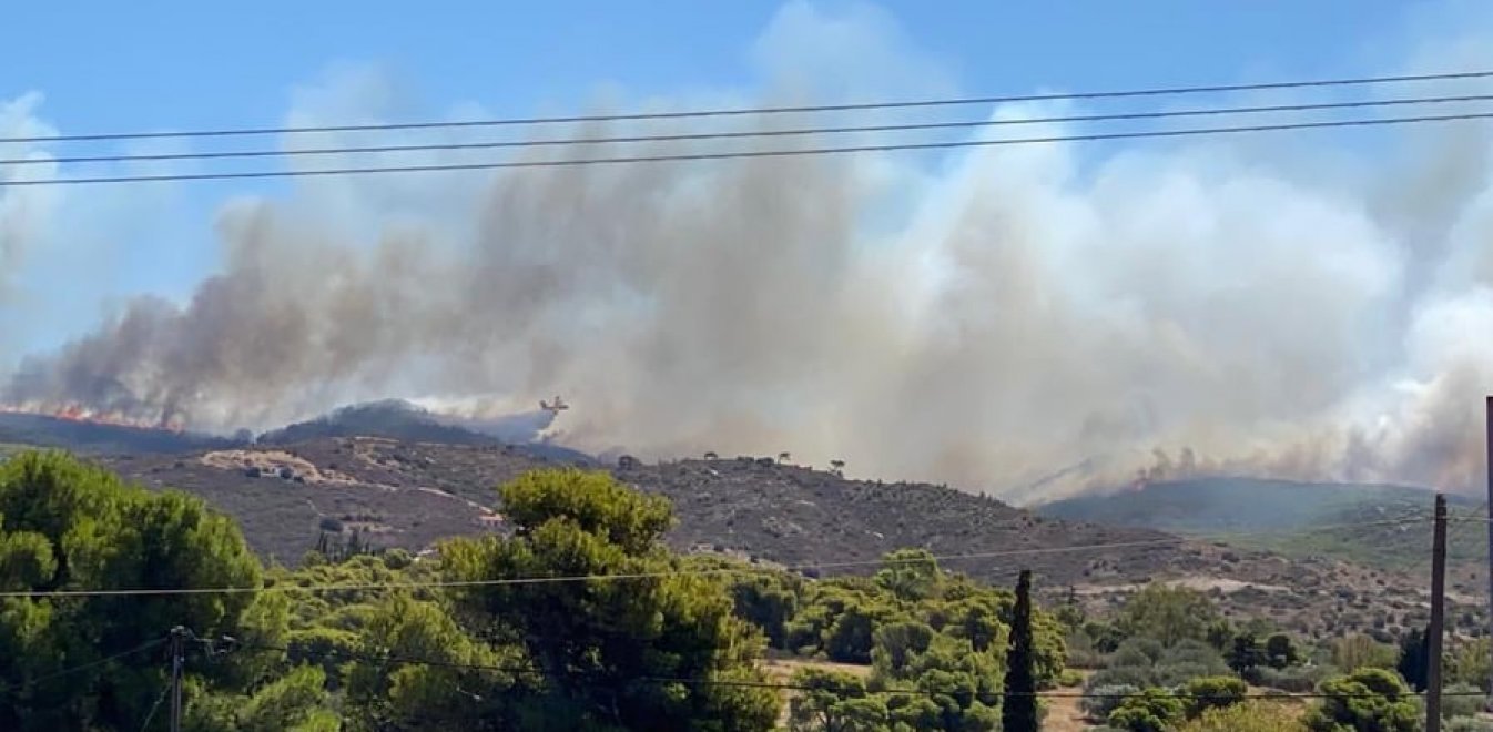 Φωτιά στην Κερατέα: Αποκαταστάθηκε η κυκλοφορία των οχημάτων