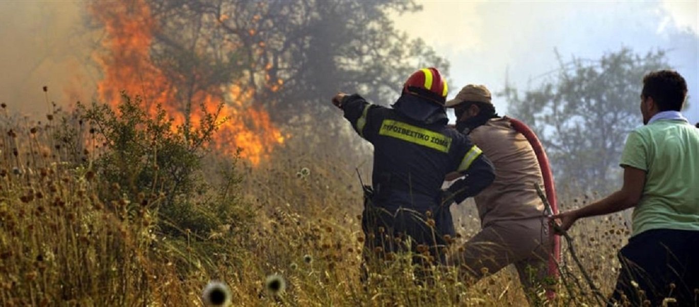 Καίγεται (ξανά) η Ελλάδα: Φωτιά στο Αργάσι Ζακύνθου – Στις αυλές των σπιτιών οι φλόγες (upd)