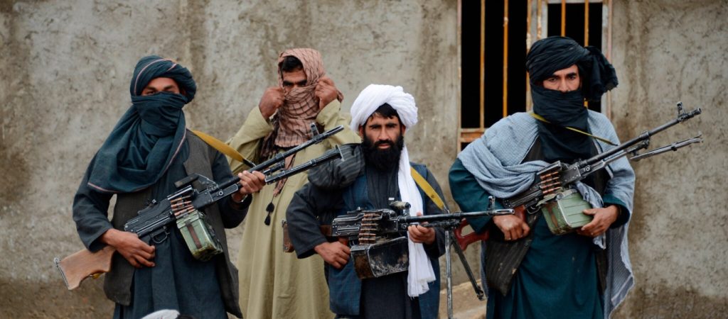 Οι Ταλιμπάν πλέον… προειδοποιούν: «Δεν θα απεγκλωβίζεται κανείς Αφγανός – Μόνο ξένοι»
