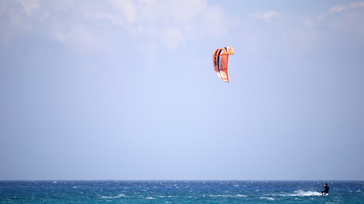 Κουφονήσι: Κite surfer τραυματίστηκε σοβαρά κάνοντας αετοσανίδα