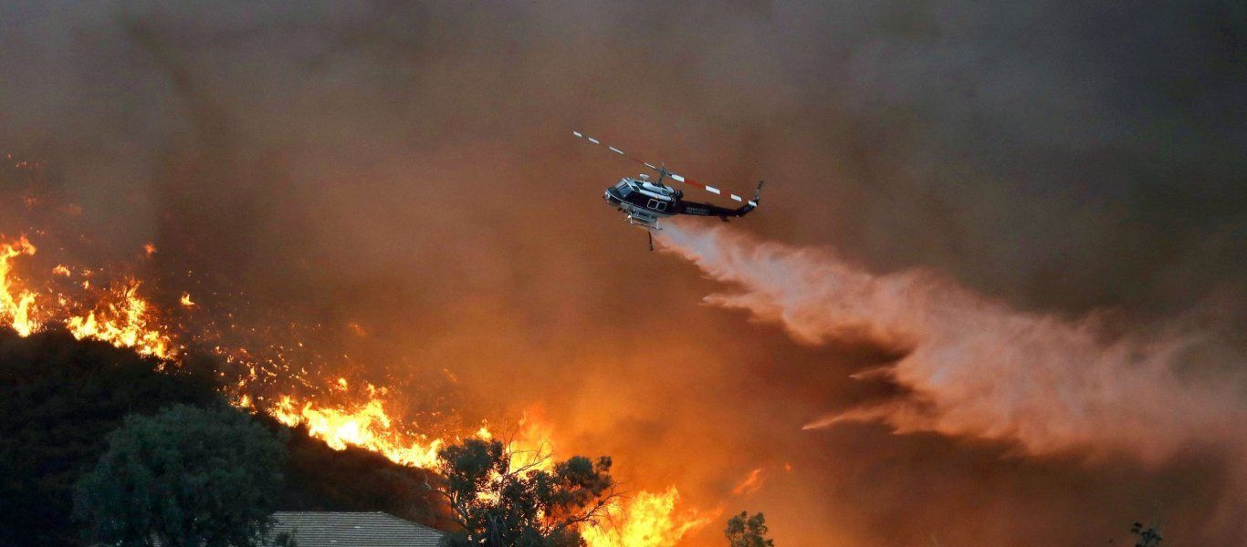 Μεγάλη φωτιά καίει πευκοδάσος στη Λέσβο –  Κινητοποιήθηκαν δυνάμεις πυρόσβεσης