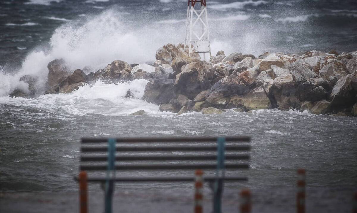 Ποιες περιοχές θα πλήξει τις επόμενες ώρες η κακοκαιρία «Αθηνά» (φωτό)