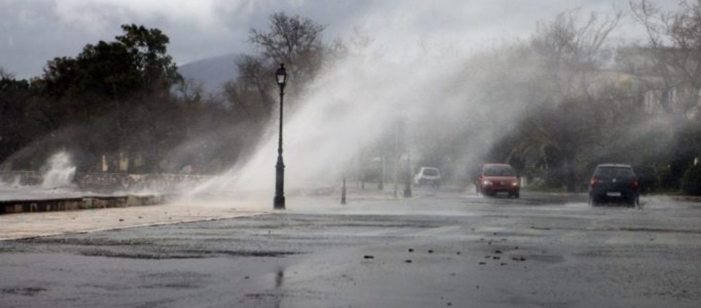 Κακοκαιρία «Αθηνά» – Meteo: Καταιγίδες και χαλάζι αύριο ακόμη και στην Αττική