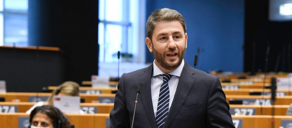 Ν.Ανδρουλάκης: «Η κυβέρνηση έχει παραιτηθεί από την ευθύνη της για το εμβολιαστικό πρόγραμμα»