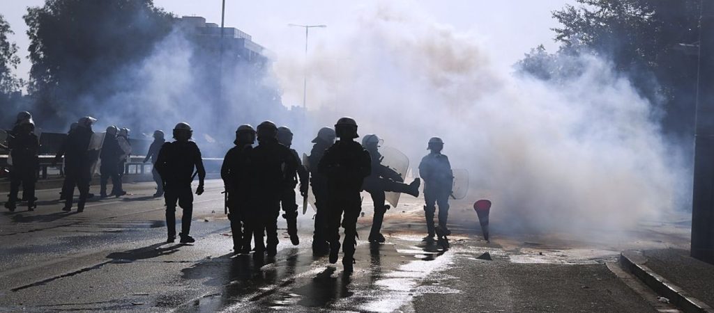 Καταγγελία των πυροσβεστών: «Δεχθήκαμε απροκάλυπτη επίθεση από τα ΜΑΤ με χημικά και κρότου λάμψης»