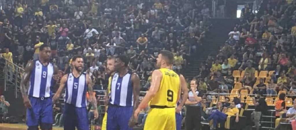 Basket League: Φίλαθλος λιποθύμησε στο Άρης-Ηρακλής και διακομίστηκε στο νοσοκομείο