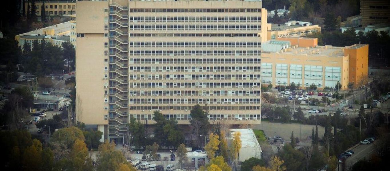 Το Μαξίμου στέλνει 200 υπαλλήλους (που δεν τους θέλει) από την ΕΥΠ στην Αστυνομία