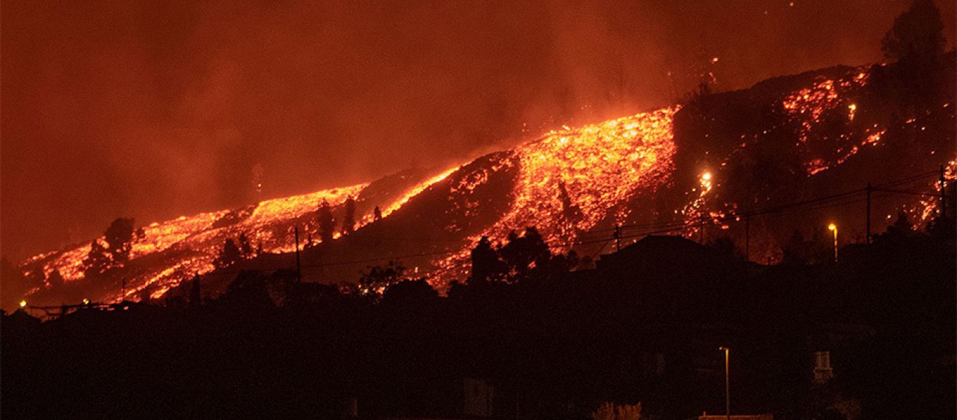 Hφαίστειο Λα Πάλμα: Mεγάλη ανησυχία για τα τοξικά αέρια – «Κλείστε τις πόρτες- Μείνετε σπίτι»