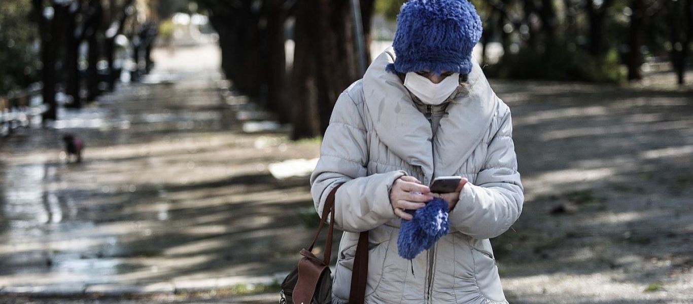 Καιρός: Τσουχτερό κρύο και ασθενείς βροχές σήμερα – Πού θα χιονίσει