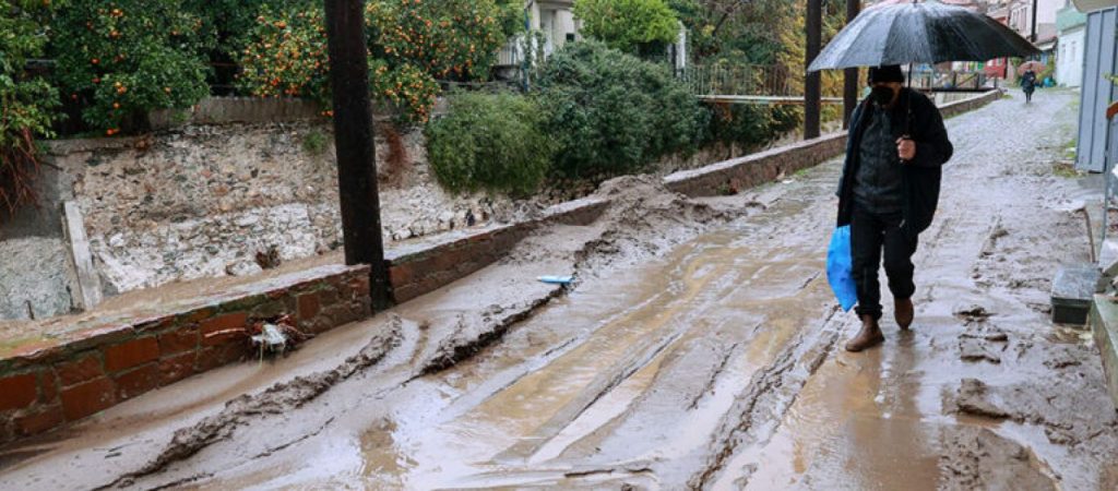 Ο «Διομήδης χτύπησε» την Σαμοθράκη: Κλειστά τα σχολεία λόγω χιονιού και θυελλωδών ανέμων