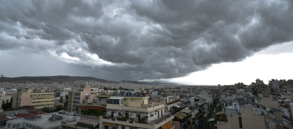 Ο καιρός αύριο: Τσουχτερό κρύο και τοπικές βροχές – Η πρόγνωση της ΕΜΥ