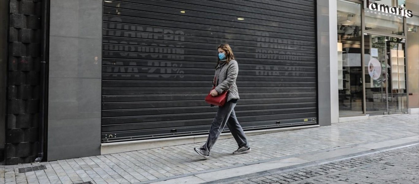 Κορωνοϊός: Παραμένουν ως έχουν τα μέτρα – Μισοάδεια γήπεδα και χωρίς όρθιους τα μπαρ