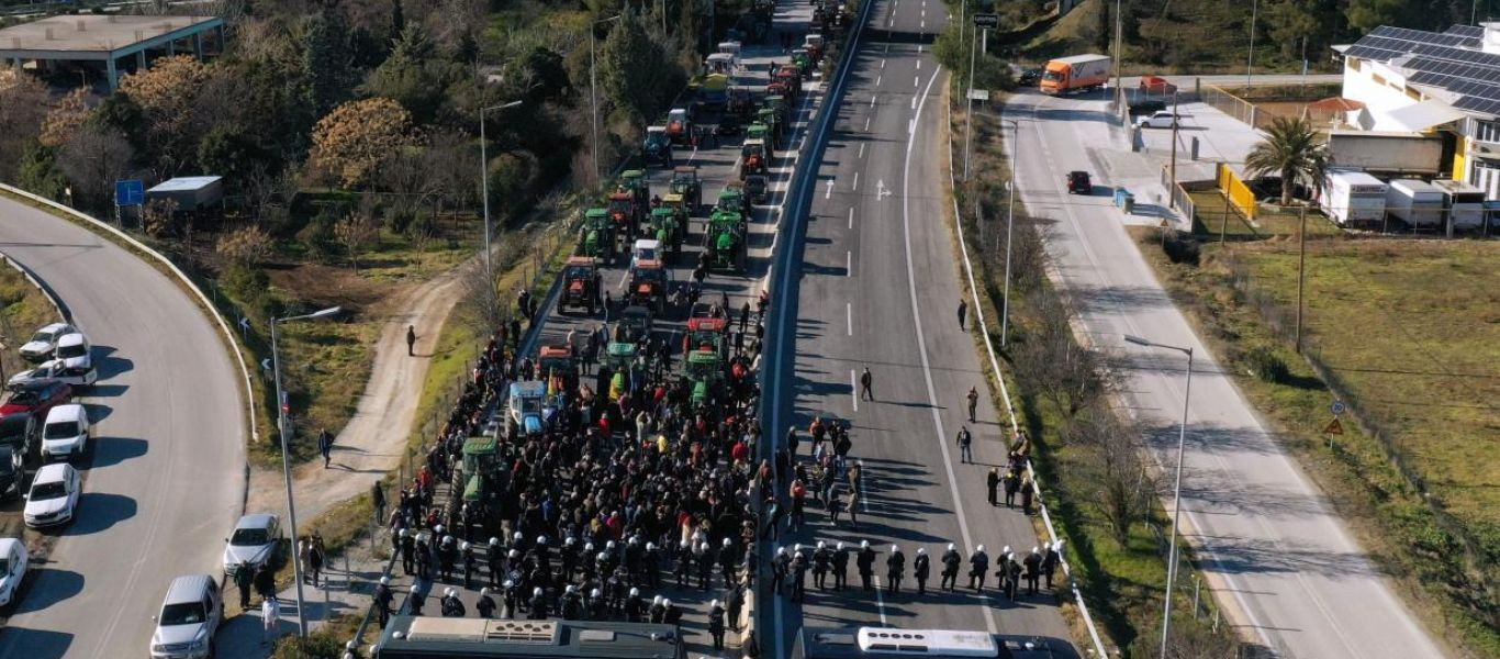 Οι αγρότες κατεβαίνουν στους δρόμους: «Ανεπαρκή, ξαναζεσταμένα και προσωρινά μέτρα από την κυβέρνηση»