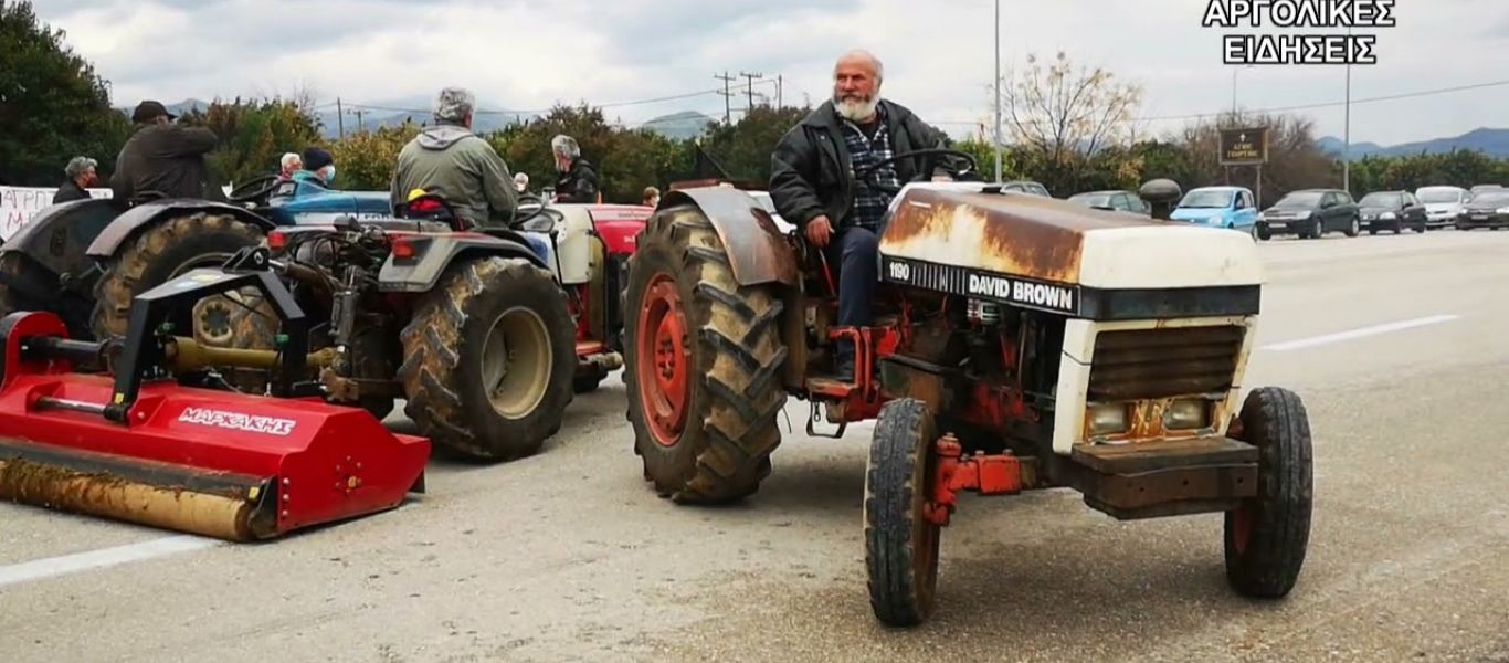 Λάρισα: Κλιμακώνουν τις κινητοποιήσεις οι αγρότες – Ζητούν συνάντηση με Μητσοτάκη (βίντεο)