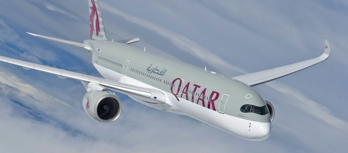 «Πανικός» σε πτήση της Qatar Airways – Άνδρας επιχείρησε να ανοίξει την πόρτα του αεροπλάνου σε υψόμετρο 12.000 μέτρων