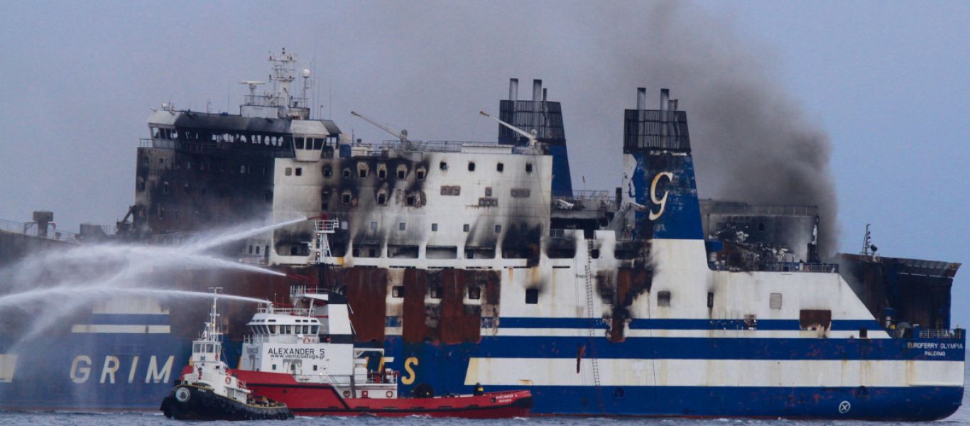 Φλέγεται το 2ο κατάστρωμα στο Euroferry Olympia – Οι θερμοκρασίες λιώνουν τα σίδερα (βίντεο)