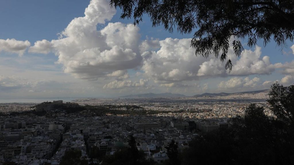 Βελτιώνεται ο καιρός αύριο: Ανεβαίνει η θερμοκρασία – Η πρόγνωση της ΕΜΥ