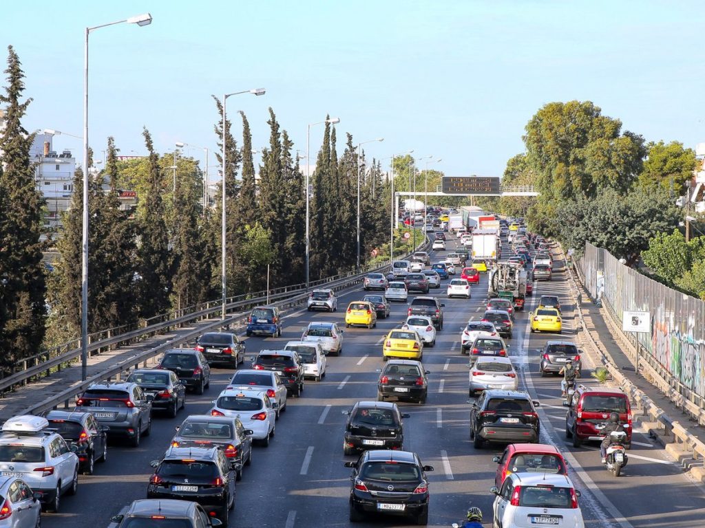 Μεγάλο μποτιλιάρισμα στην άνοδο του Κηφισού λόγω τροχαίου